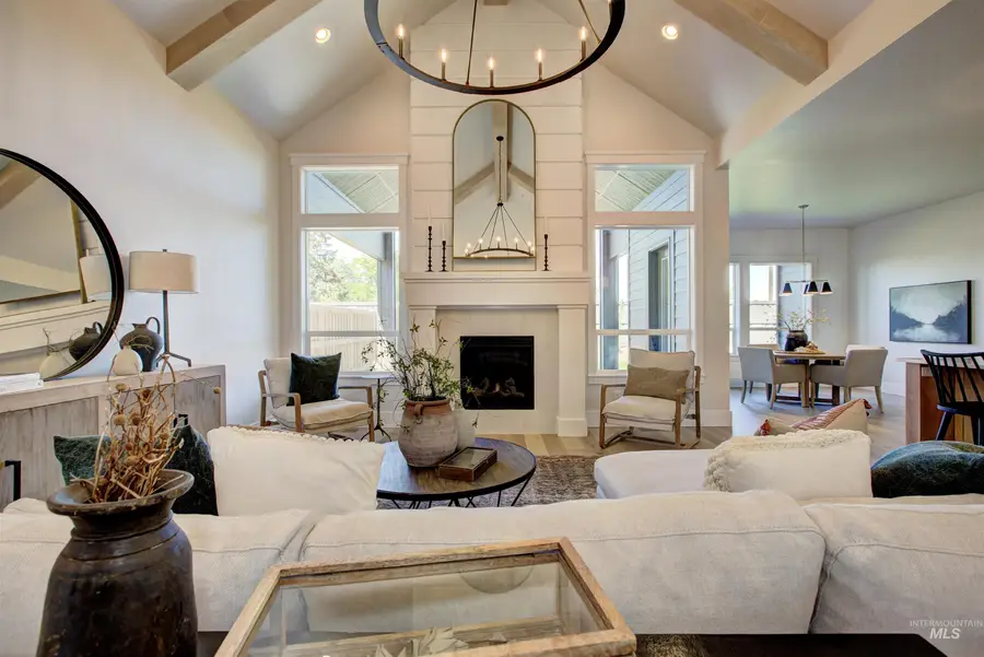 2599 E Cavern Dr, Meridian, ID 83642 - Image #2