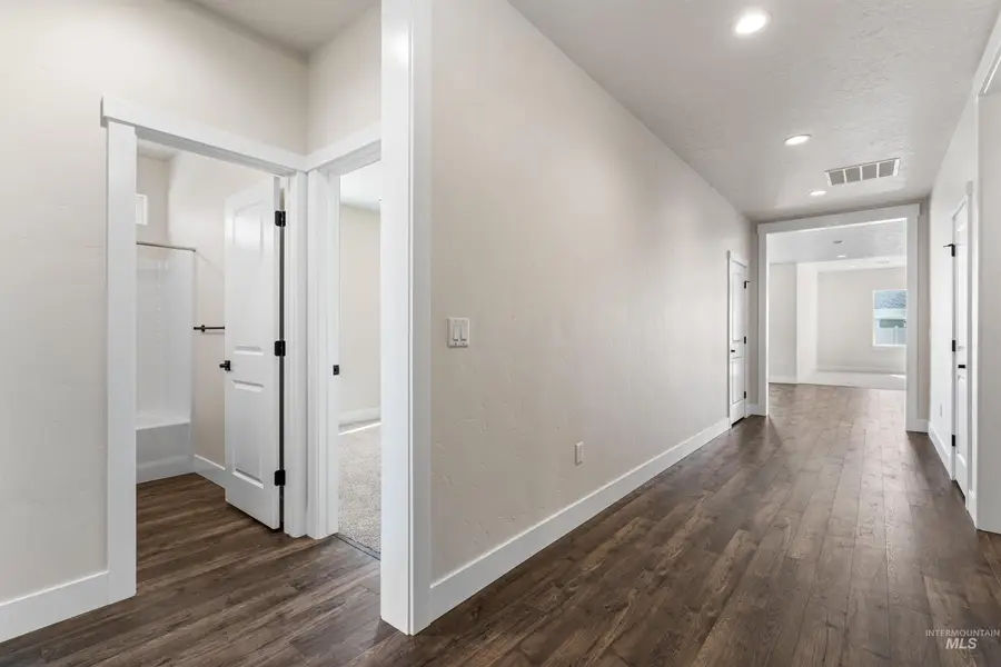 6113 W Parachute Dr, Meridian, ID 83646 - Image #2