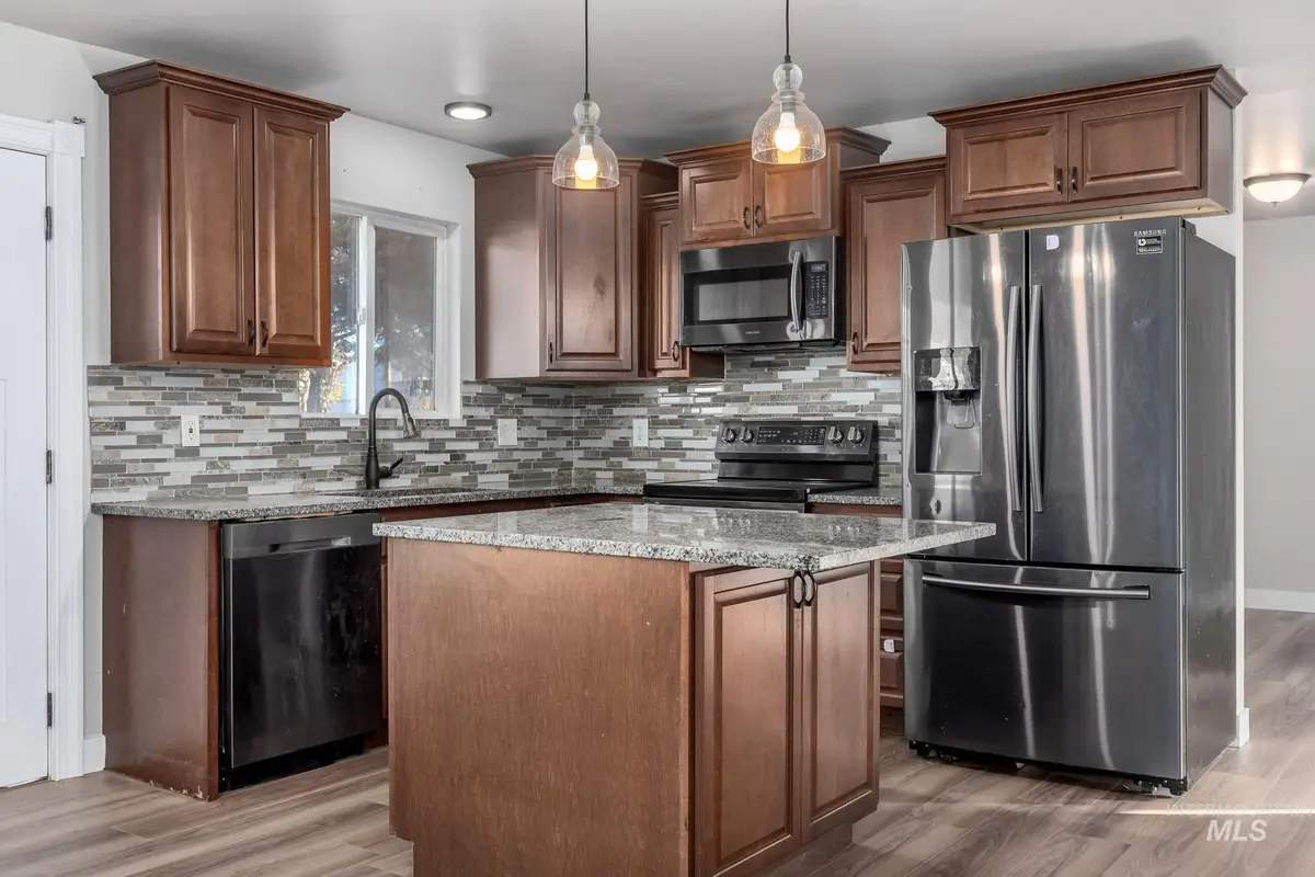 805-807 S Wardwell, Emmett, ID 83617 - Image #1