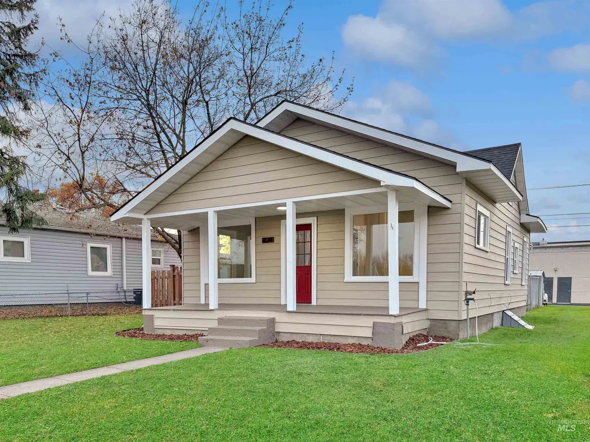 824 4th St, Clarkston, WA 99403 - Image #1