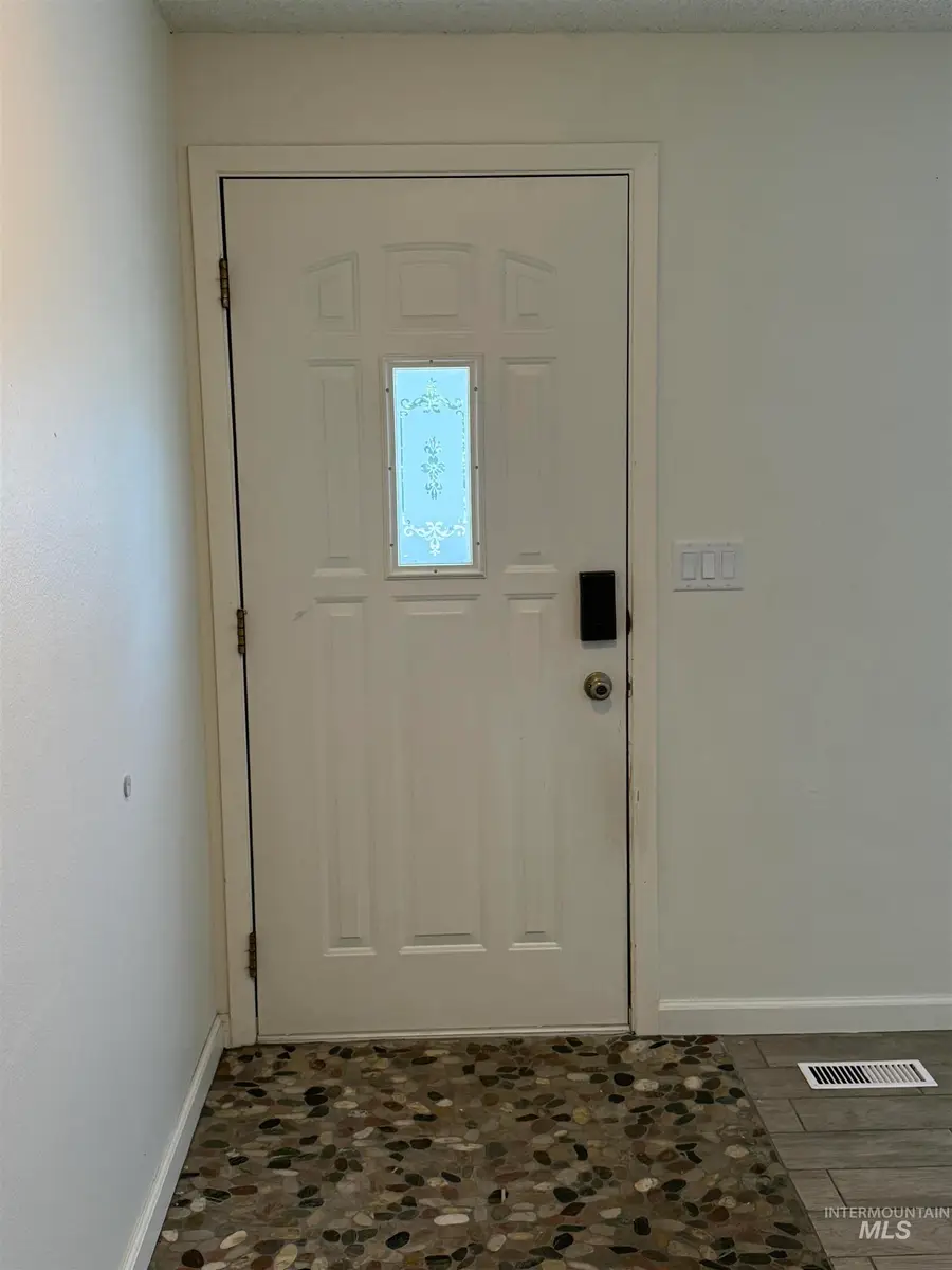 2595 N 3rd E, Mountain Home, ID 83647 - Image #3