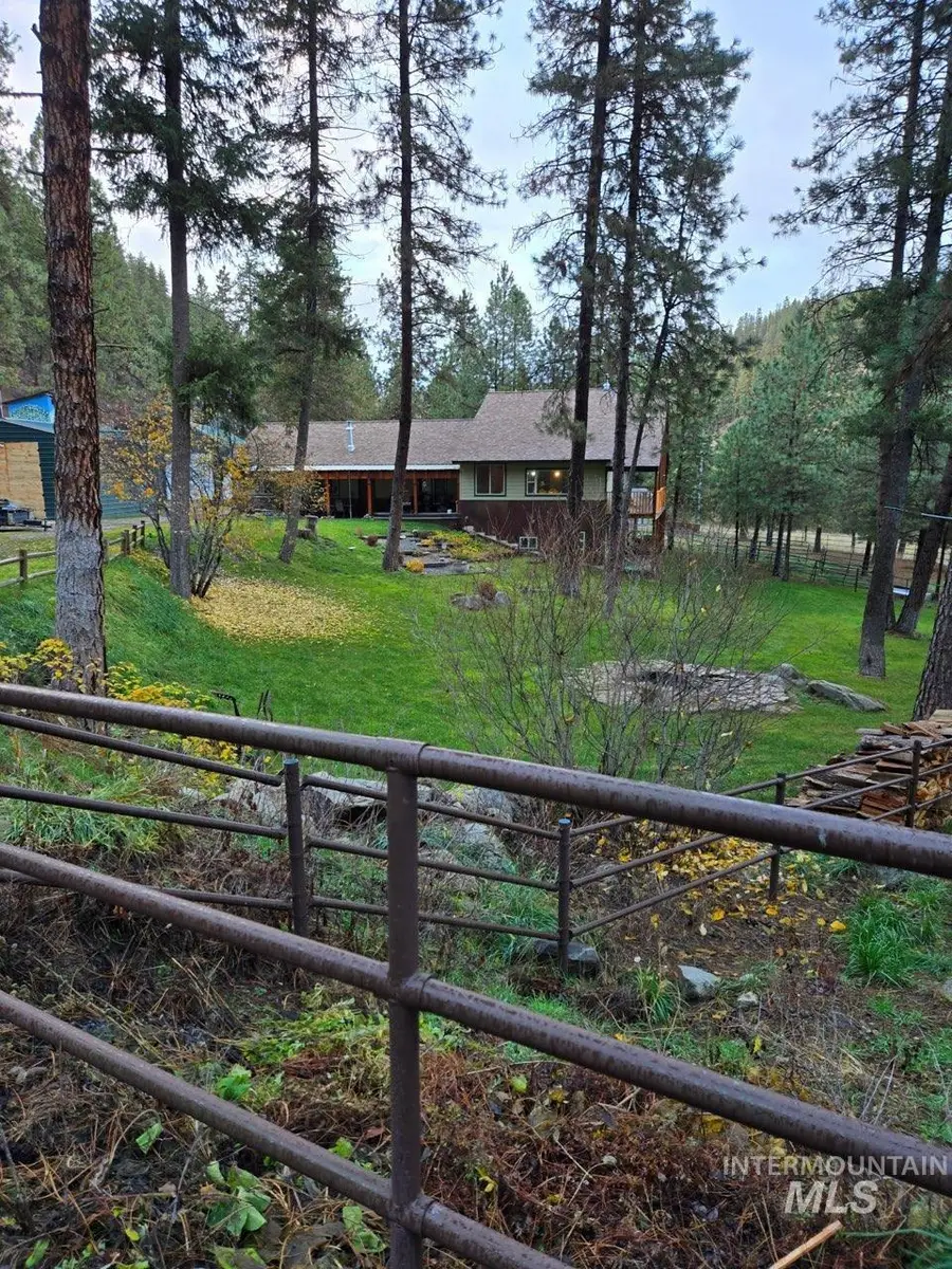 182 Southfork Rd, Garden Valley, ID 83622 - Image #3