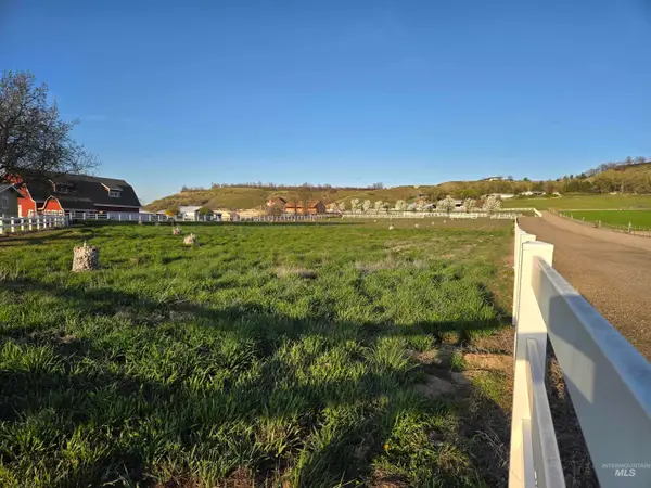 5686 Finley Rd, Fruitland, ID 83619