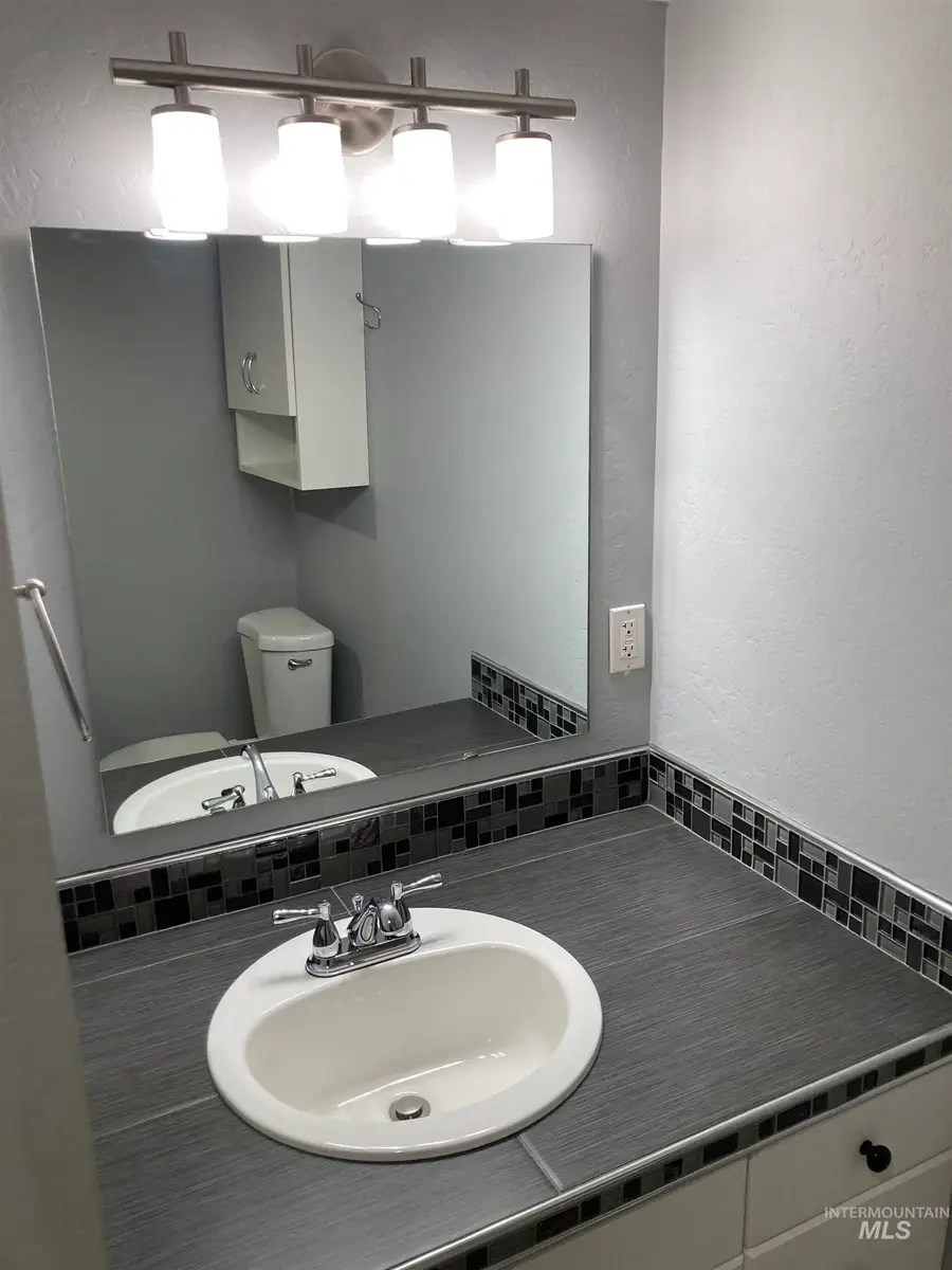 737 Lake Lowell Ave, Nampa, ID 83686 - Image #3