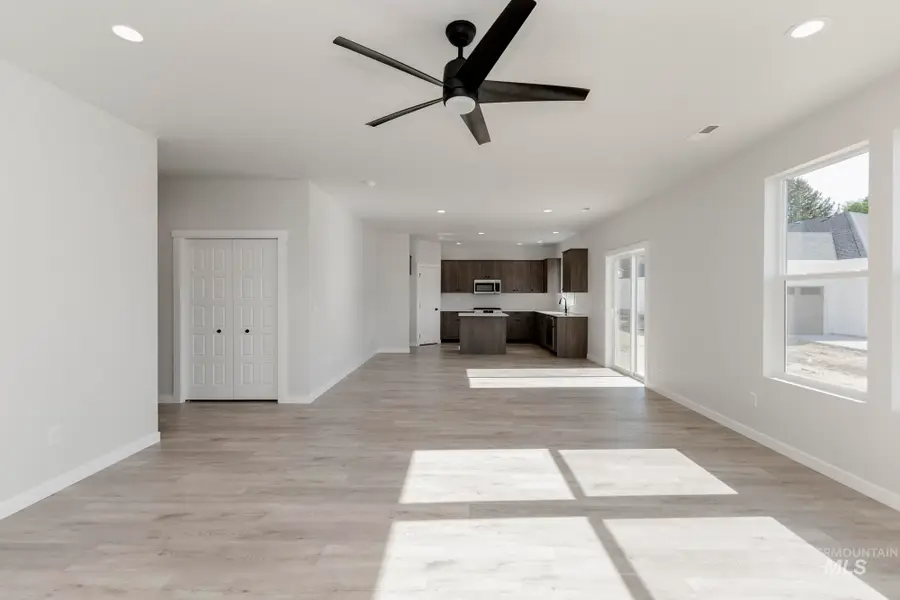 2415 N Silver Wolf Ave, Star, ID 83669 - Image #3