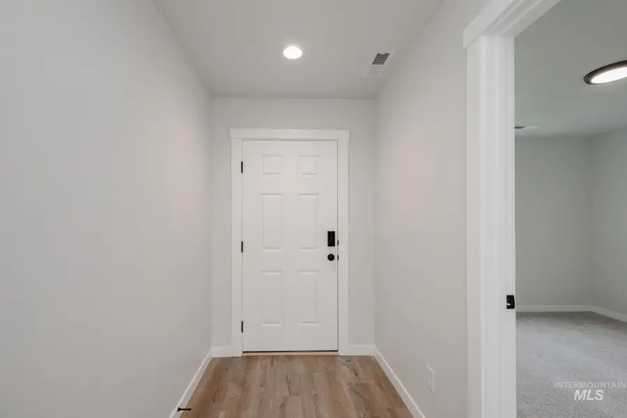 9095 W Violet St, Nampa, ID 83687 - Image #2