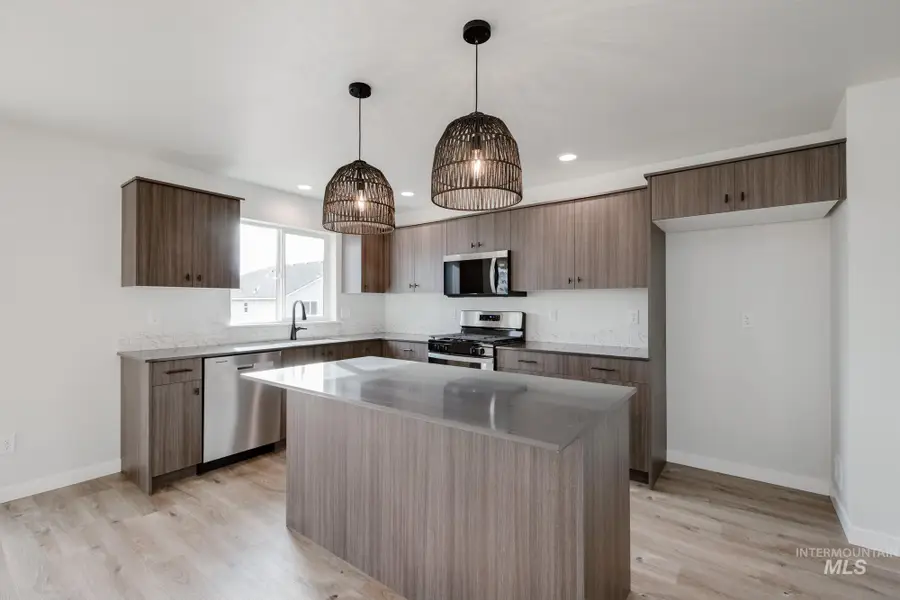 9095 W Violet St, Nampa, ID 83687 - Image #3