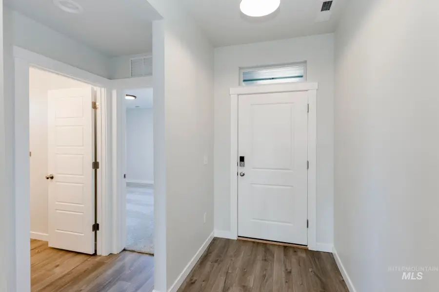 3453 E Crimson King Dr, Nampa, ID 83686 - Image #2