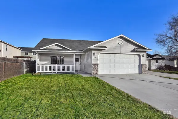 262 N Sunbird Ave, Kuna, ID 83634