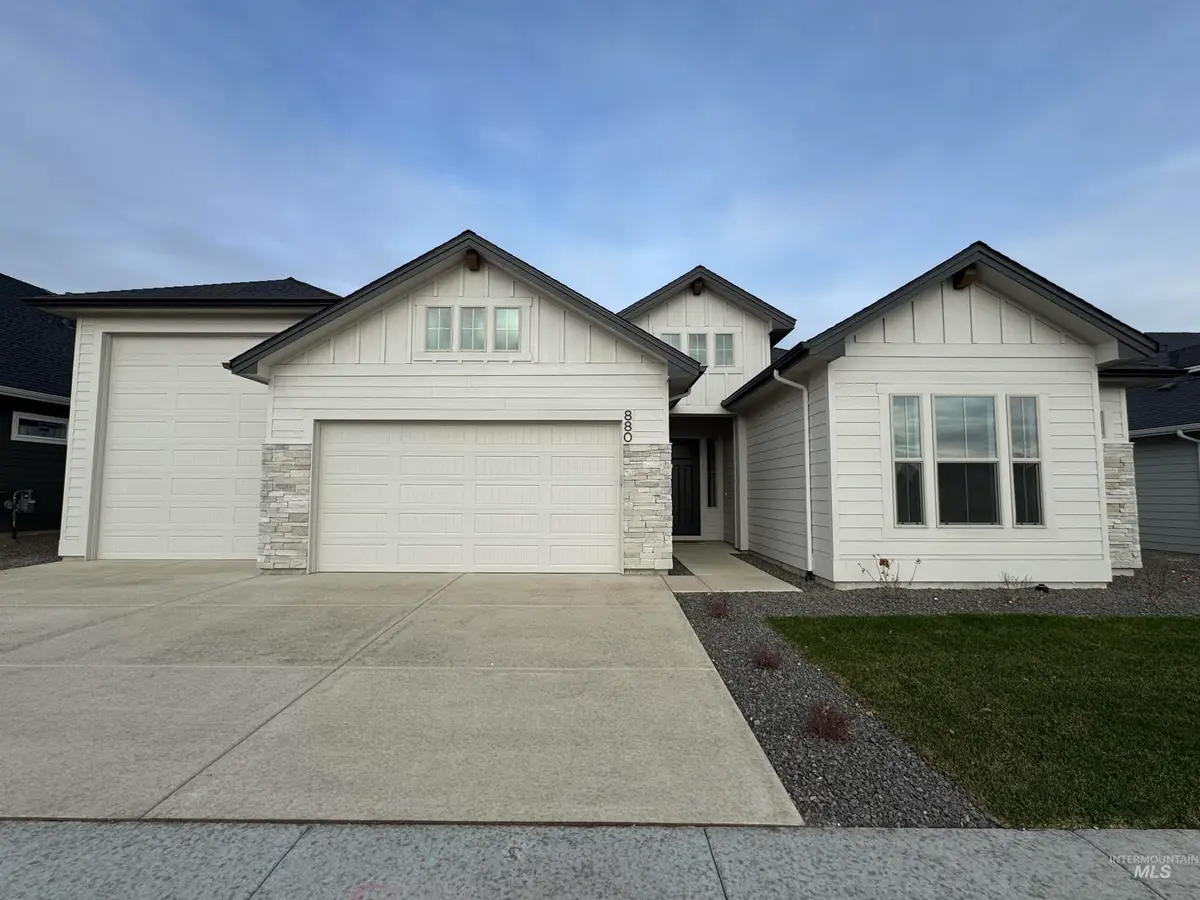 880 W Buroak Dr, Meridian, ID 83642 - Image #1