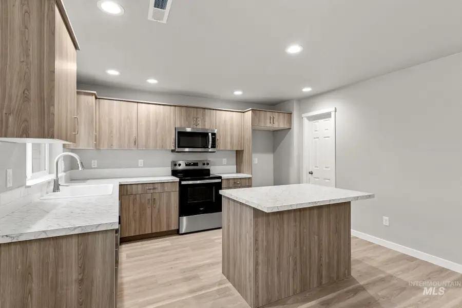 3787 E Jamestown Dr, Nampa, ID 83686 - #3