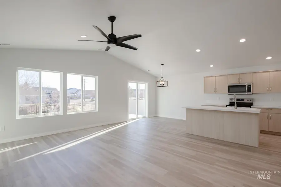 1556 Dyer St, Middleton, ID 83644 - Image #3