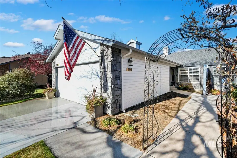 1981 N Interlachen, Meridian, ID 83646 - Image #2