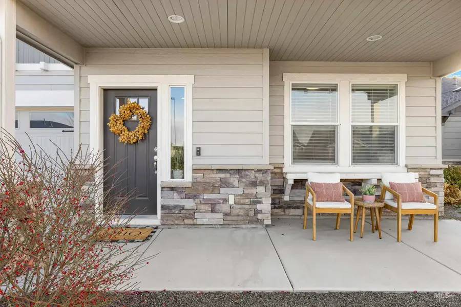 2413 W Foxglove Dr, Nampa, ID 83686 - Image #2