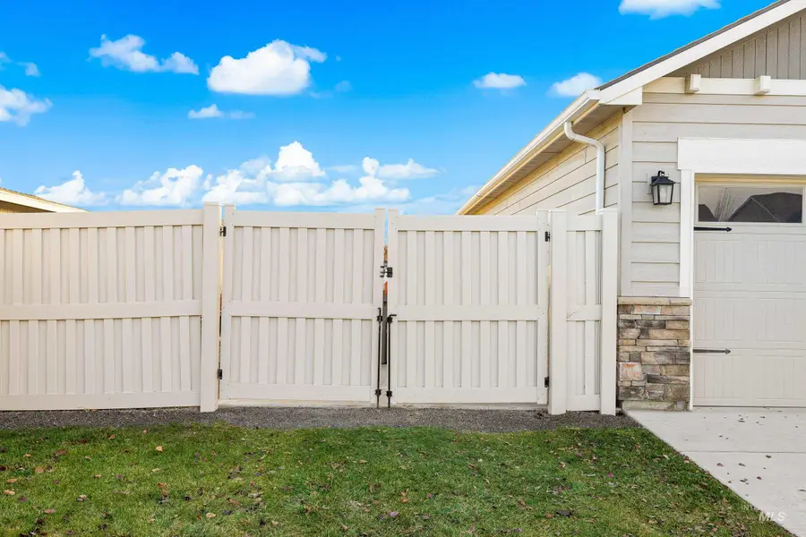 2413 W Foxglove Dr, Nampa, ID 83686 - Image #3