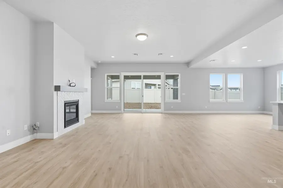 5702 N Chestnut Hill Way, Meridian, ID 83646 - #3