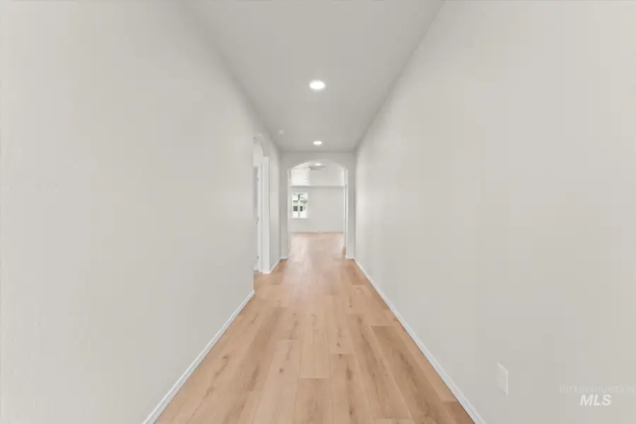 882 W Audrey Acres Dr, Nampa, ID 83686 - Image #2