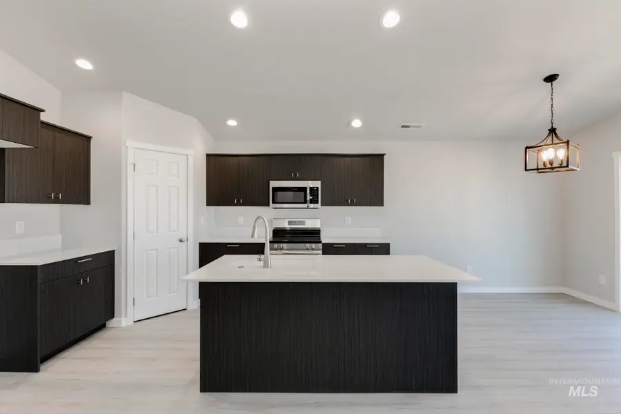 16718 Sentinel Ave, Caldwell, ID 83607 - Image #3