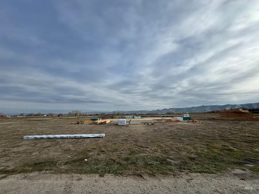 3170 Grandview Ln, Emmett, ID 83617 - Image #2
