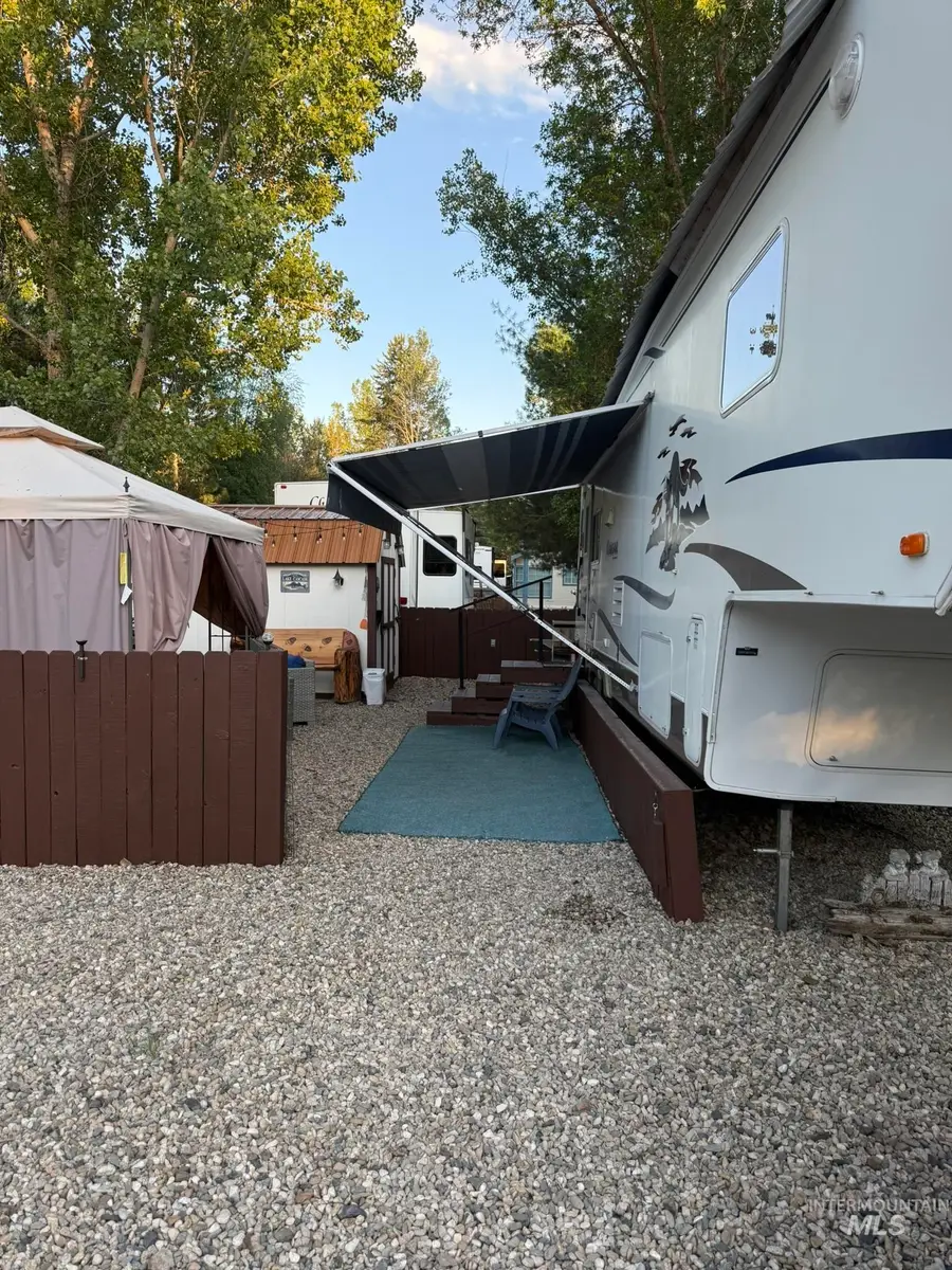 29 B Street, Cascade, ID 83611 - Image #3