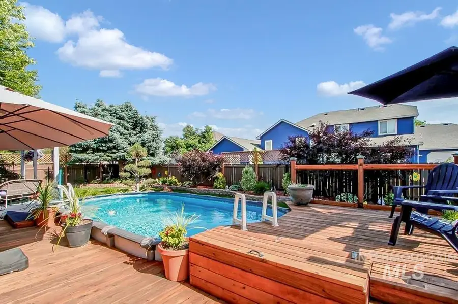 2055 W Sunny Slope Dr, Meridian, ID 83642 - Image #3