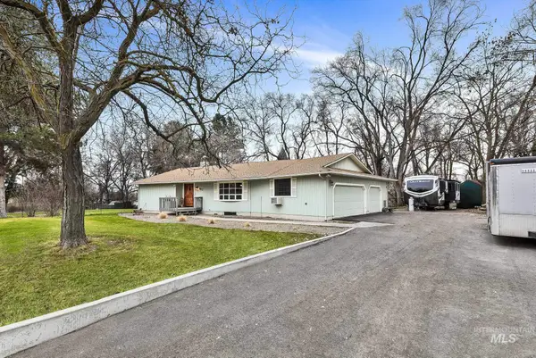 457 E Beacon Light Rd, Eagle, ID 83616