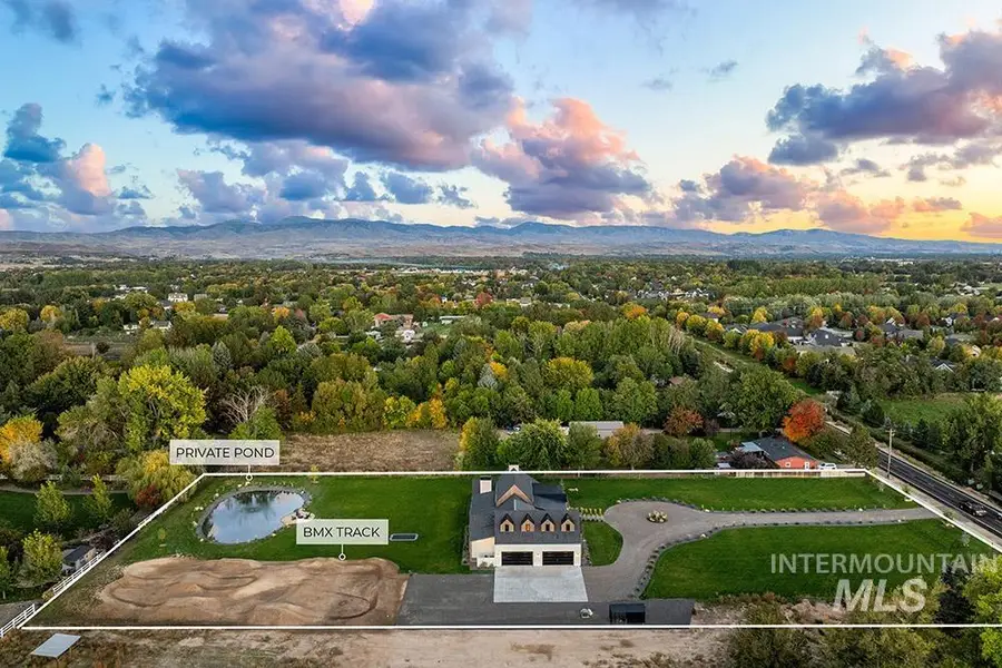 2444 W Floating Feather Rd, Eagle, ID 83616 - Image #2