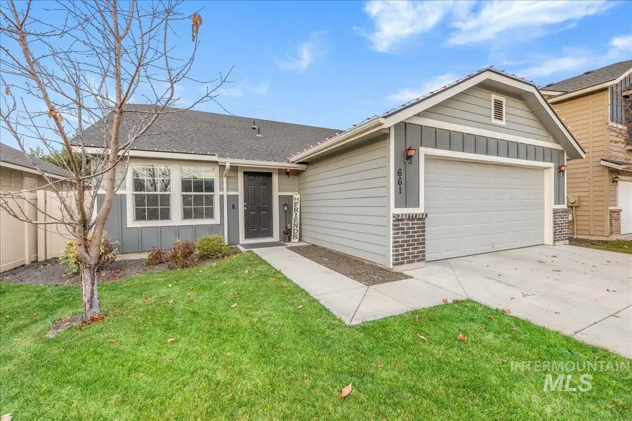 661 N Scotney Ave, Meridian, ID 83646 - Image #2