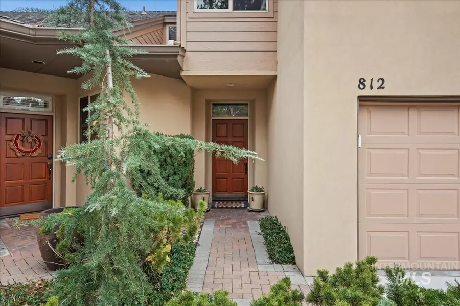 812 E Riverpark Lane, Boise, ID 83716 - Image #2