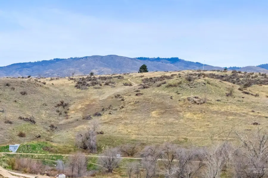 646 N Avenue H Avenue, Boise, ID 83712 - Image #3