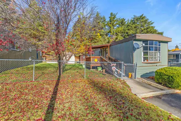 605 N Almon #10, Moscow, ID 83843