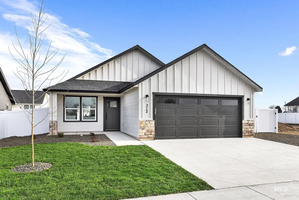 312 N 11th St, Parma, ID 83660 - Image #1