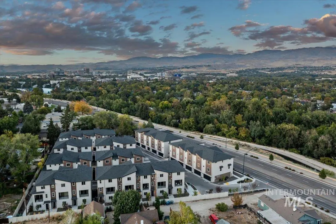 1721 S Rock View Ln, Boise, ID 83705 - Image #1