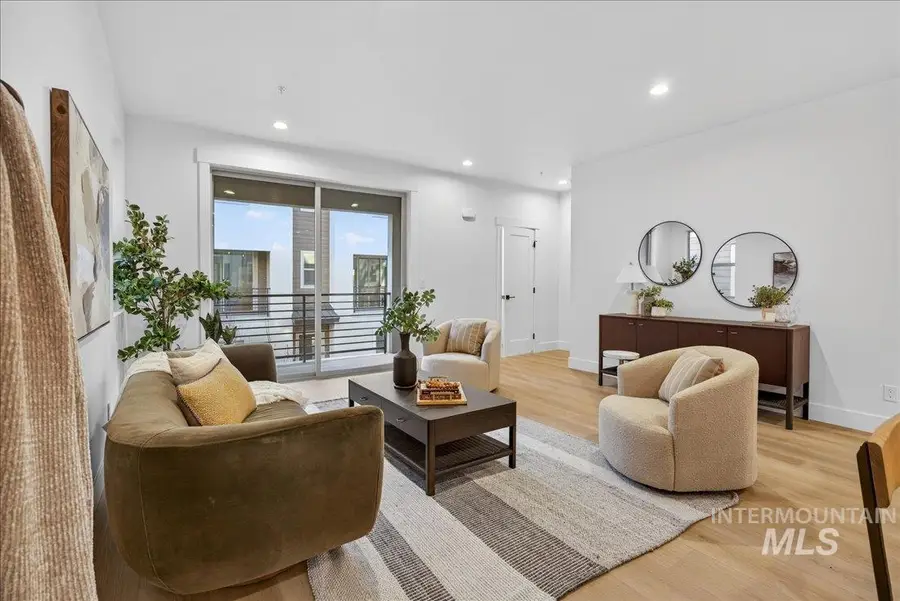 1721 S Rock View Ln, Boise, ID 83705 - Image #3