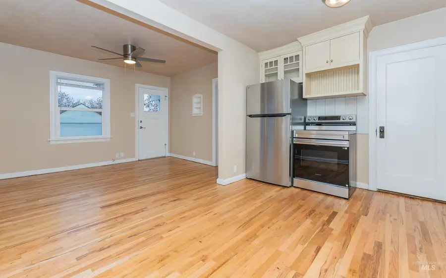 212 E Washington Ave, Nampa, ID 83686 - Image #3