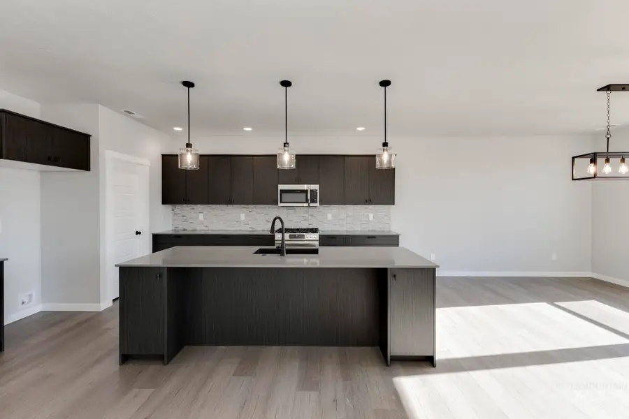 9138 W Violet St, Nampa, ID 83687 - Image #3