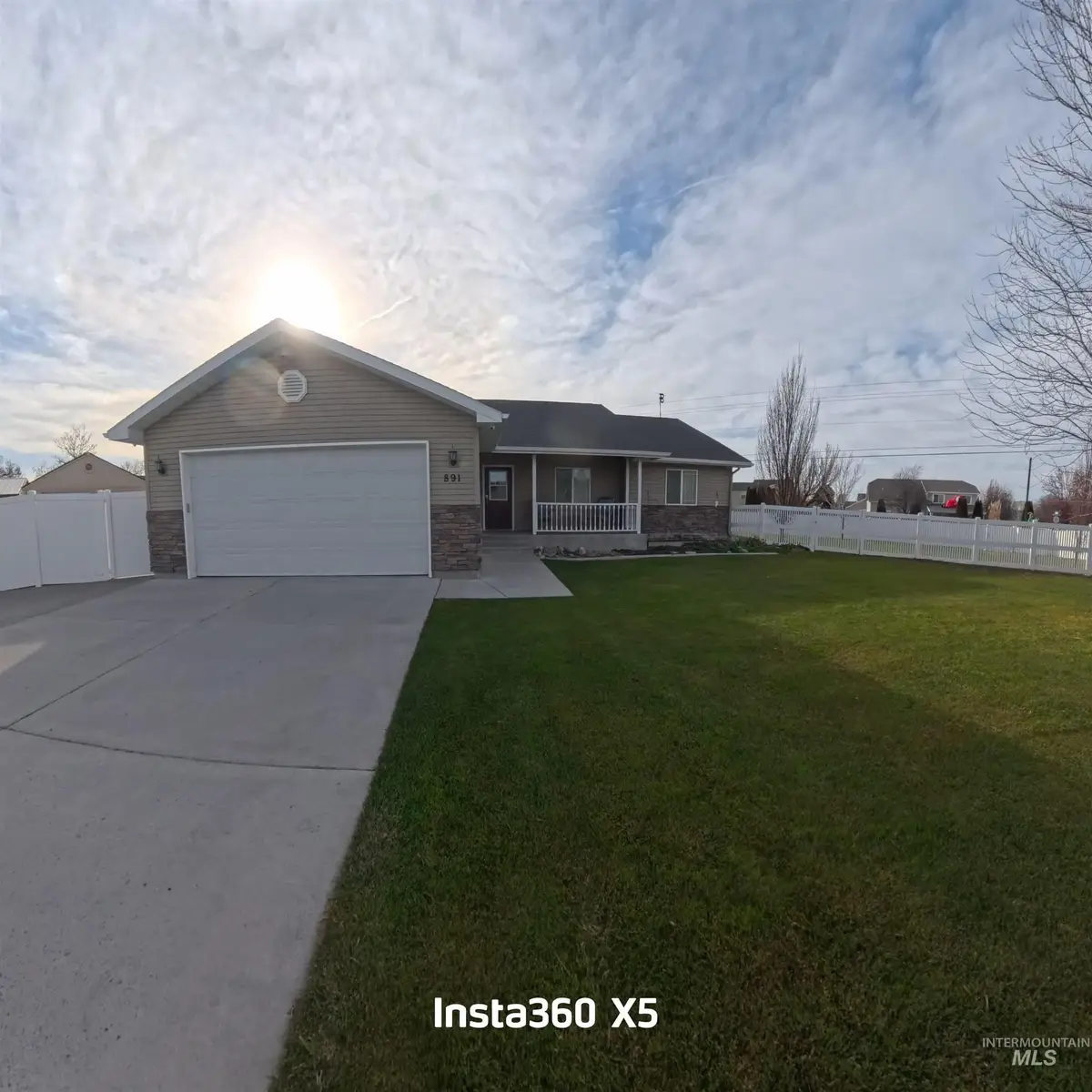 891 N Pointe Dr, Twin Falls, ID 83301 - Image #1