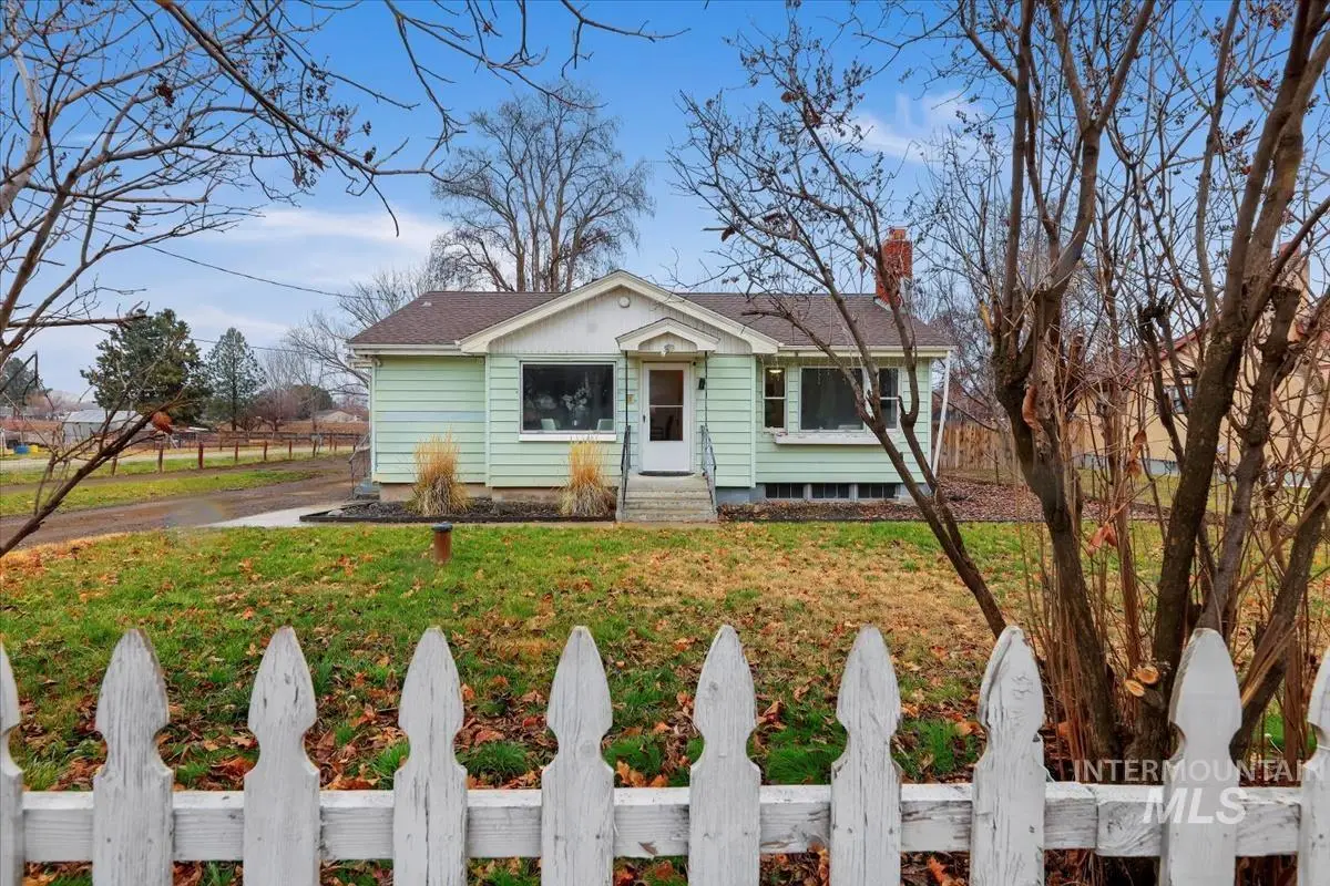 2090 N Washington Ave, Emmett, ID 83617 - Image #1