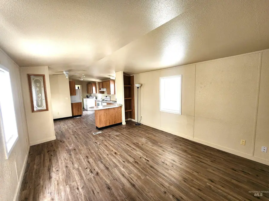 616 N. Kings Rd #Trlr 9, Nampa, ID 83687 - Image #2
