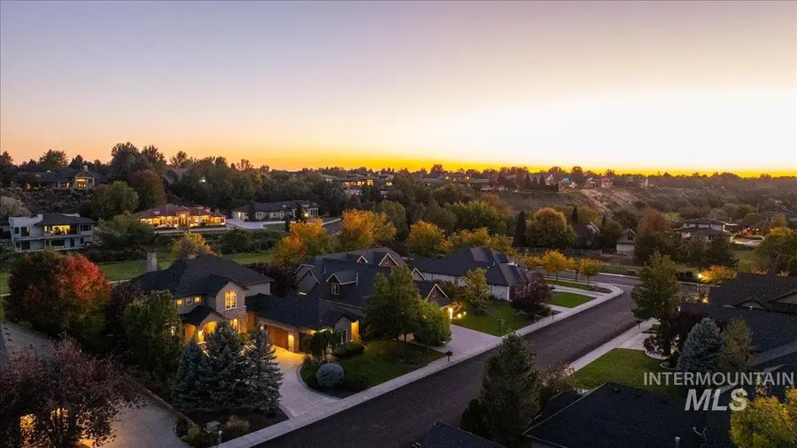 1479 W Oakhampton Dr, Eagle, ID 83616 - Image #2