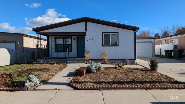 692 NW 15th St, Meridian, ID 83642