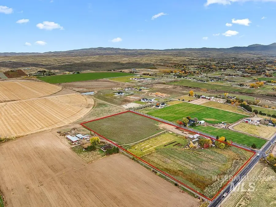 5600 W Beacon Light Rd, Eagle, ID 83616 - Image #2