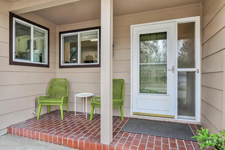 8907 W Stynbrook Dr, Boise, ID 83704 - Image #3