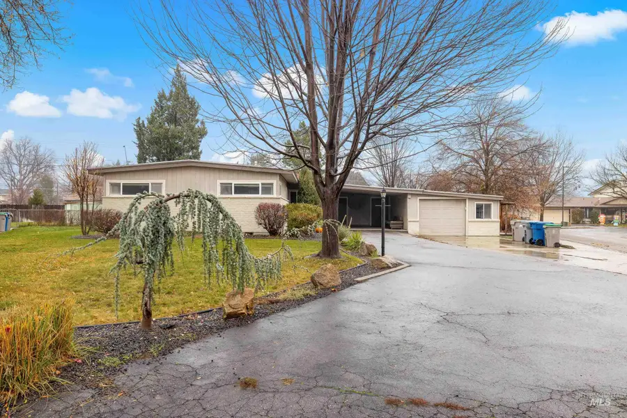 562 S Victoria Dr, Boise, ID 83705 - Image #2