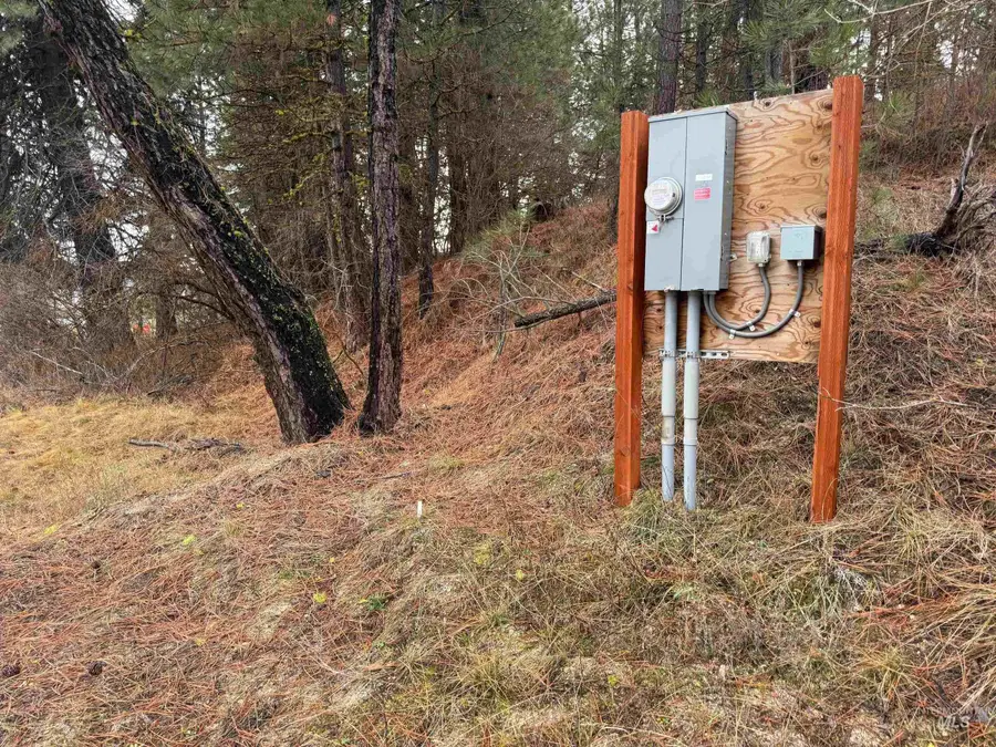 111 Cabarton Road, Cascade, ID 83611 - Image #2