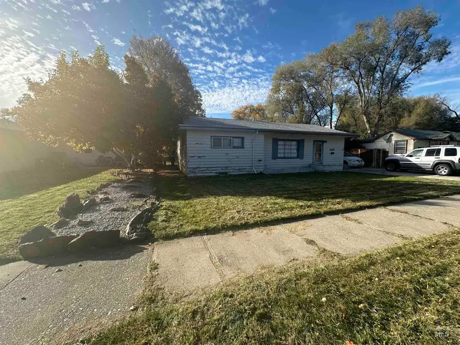 435 S 10th E, Mountain Home, ID 83647 - Image #2