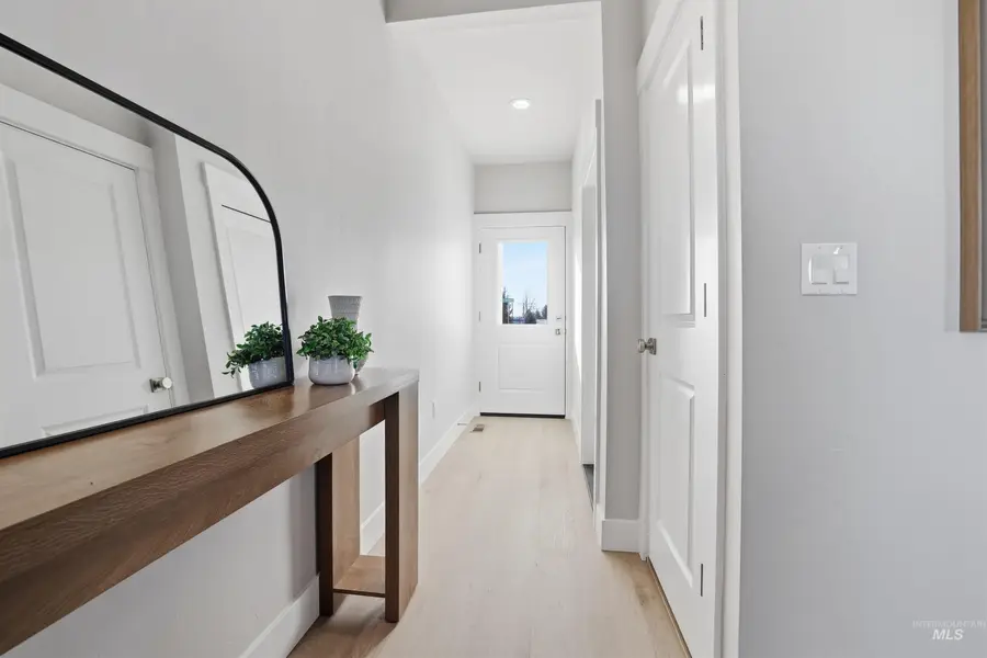 1172 E Cottage St, Kuna, ID 83634 - Image #2