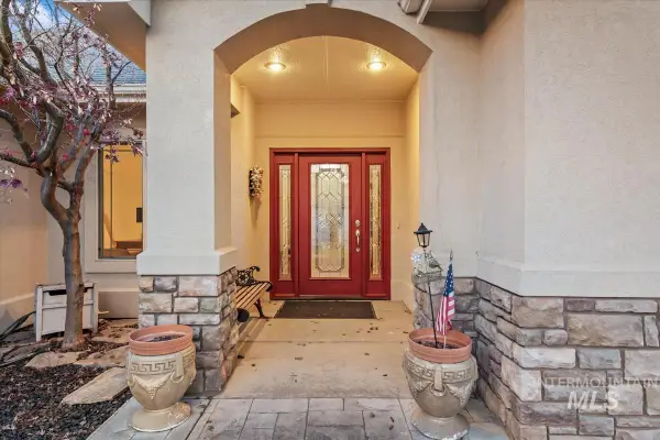 2308 E Chimere Dr, Meridian, ID 83646