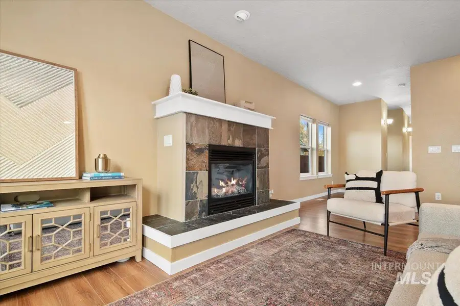 1043 N Clithero Drive, Boise, ID 83703 - Image #2