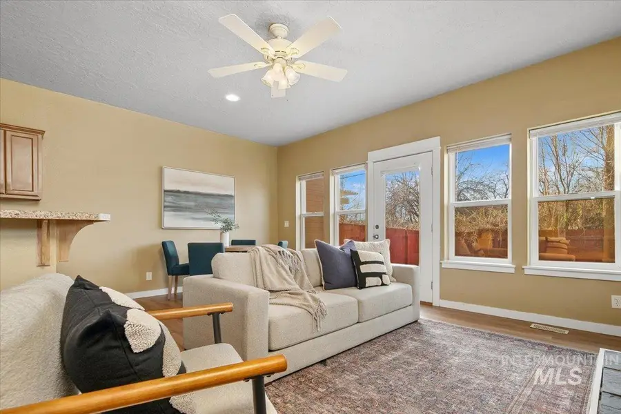 1043 N Clithero Drive, Boise, ID 83703 - Image #3